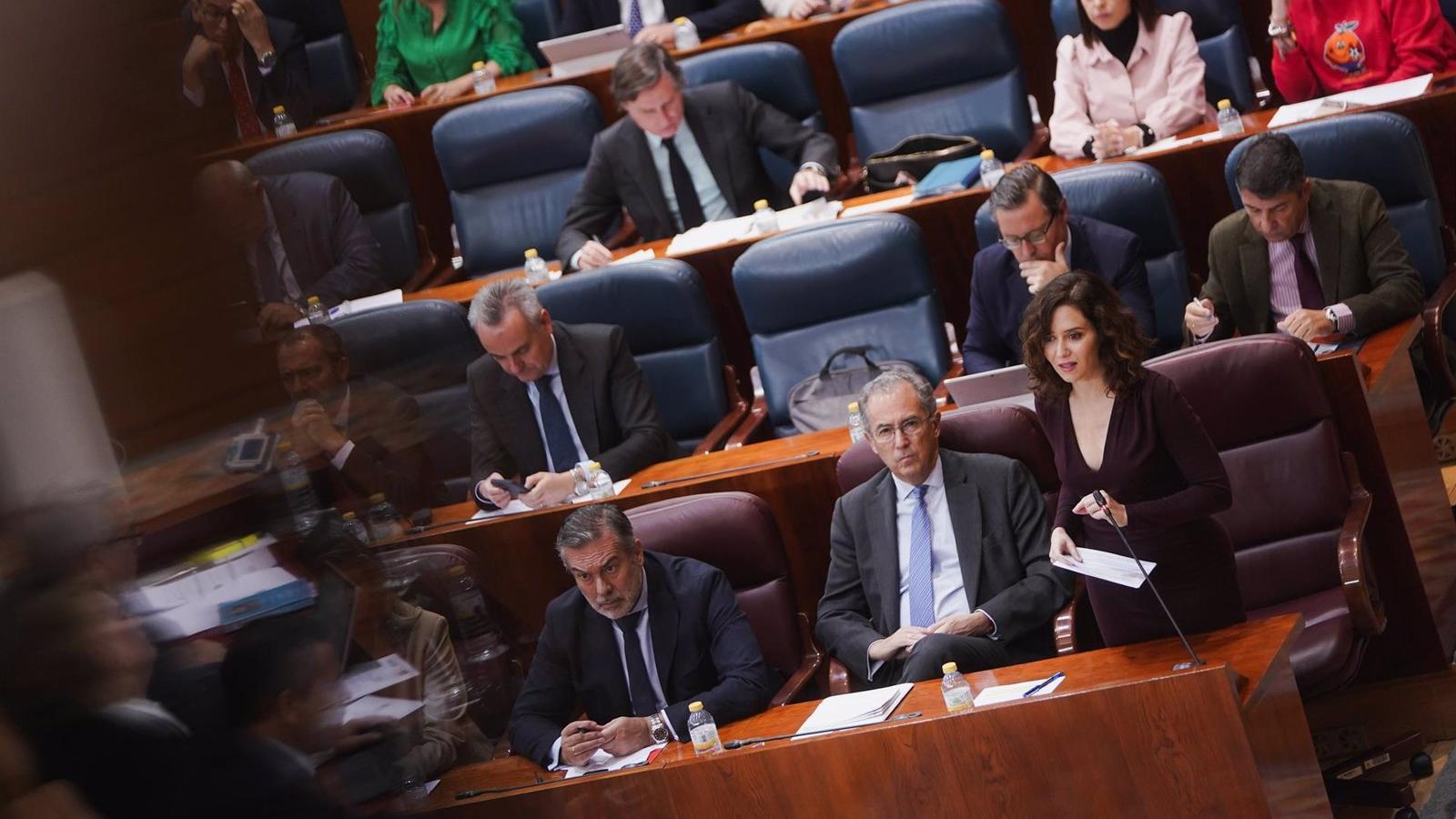 Díaz Ayuso recuerda a los sindicatos auxiliares médicos que tienen la mano tendida y defiende que no es momento de huelgas