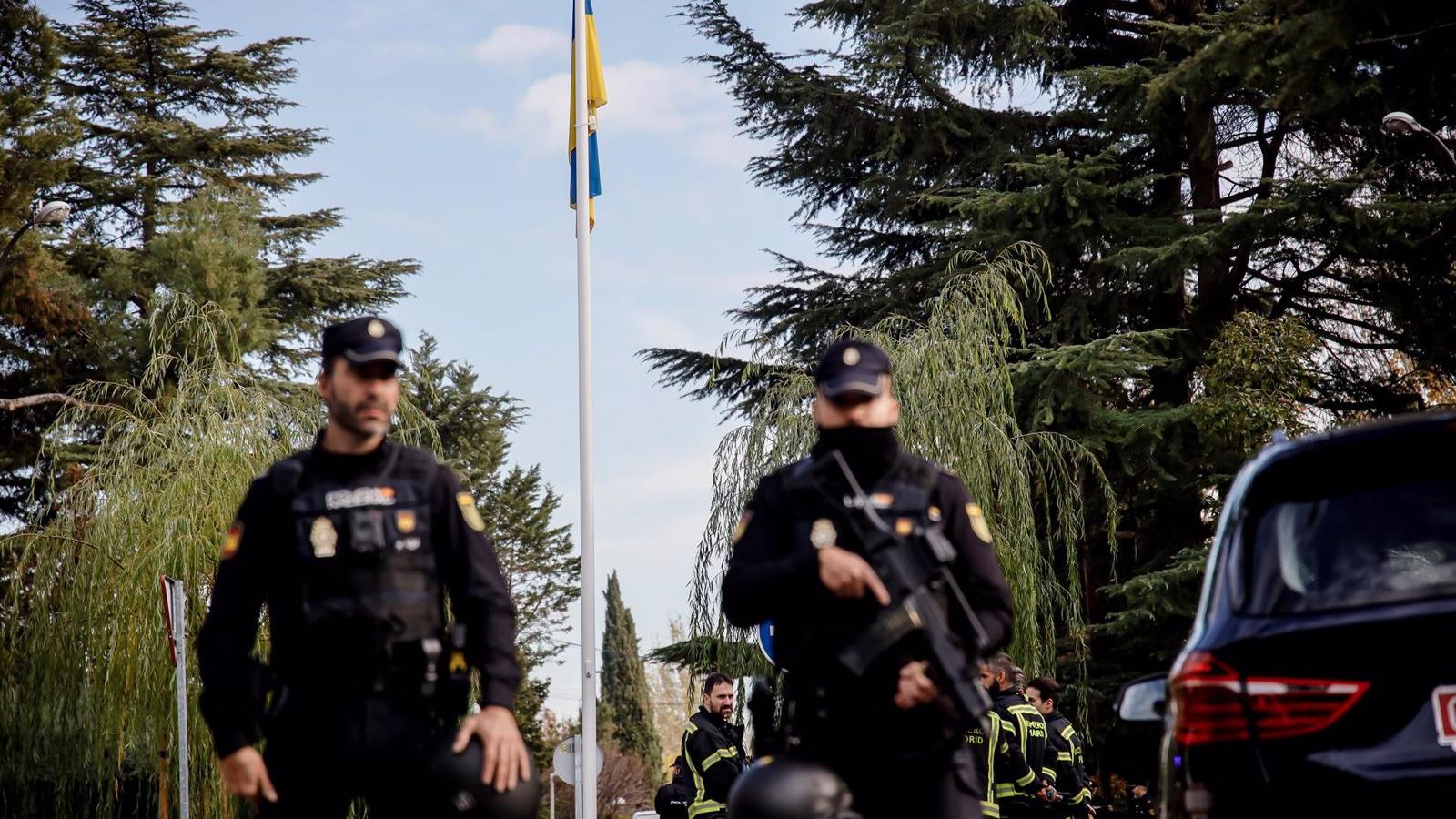 La Policía Nacional contabiliza un total de cinco paquetes explosivos
