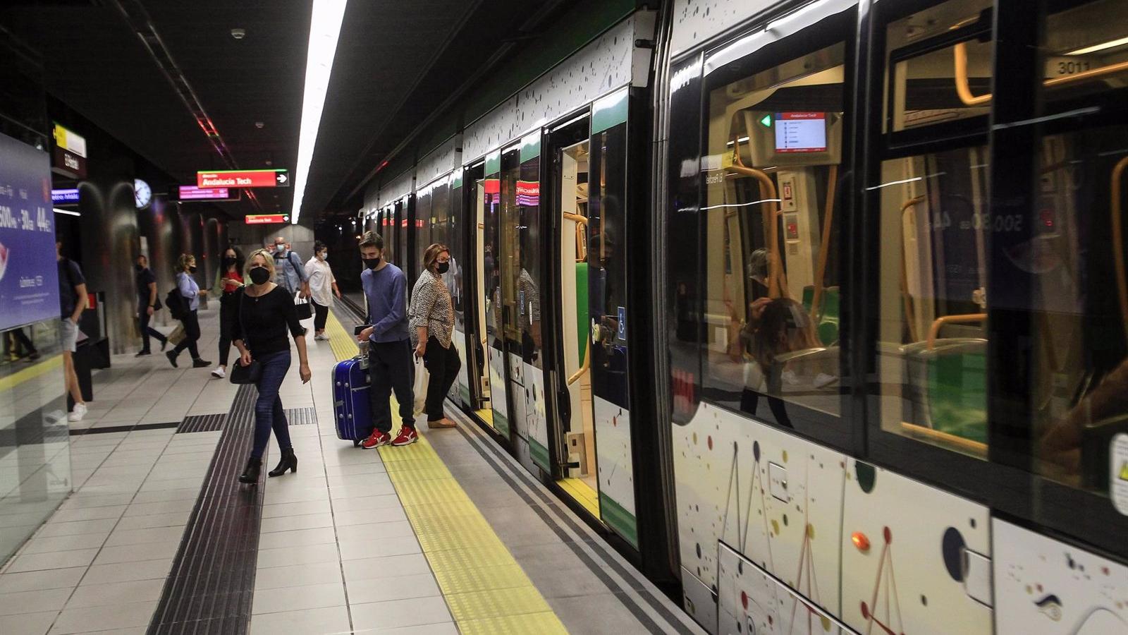 Metro de Madrid refuerza los trenes hasta un 50% para las Navidades 