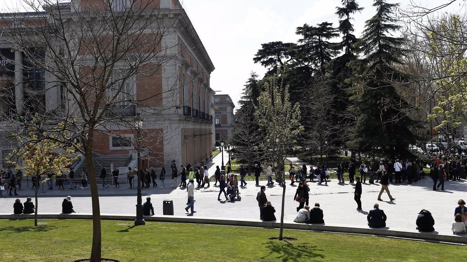 La llegada de turistas extranjeros a Madrid casi se duplica en octubre, con un gasto de 1.060 millones