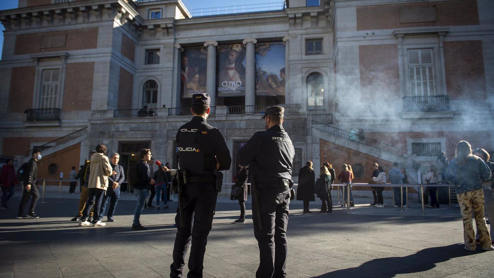 La Policía Nacional mantiene un operativo especial de vigilancia ante actos vandálicos como el del Museo del Prado
