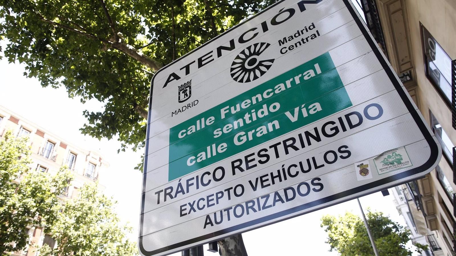 Los vehículos de mercancías con etiqueta B podrán entrar en Centro durante todo 2023