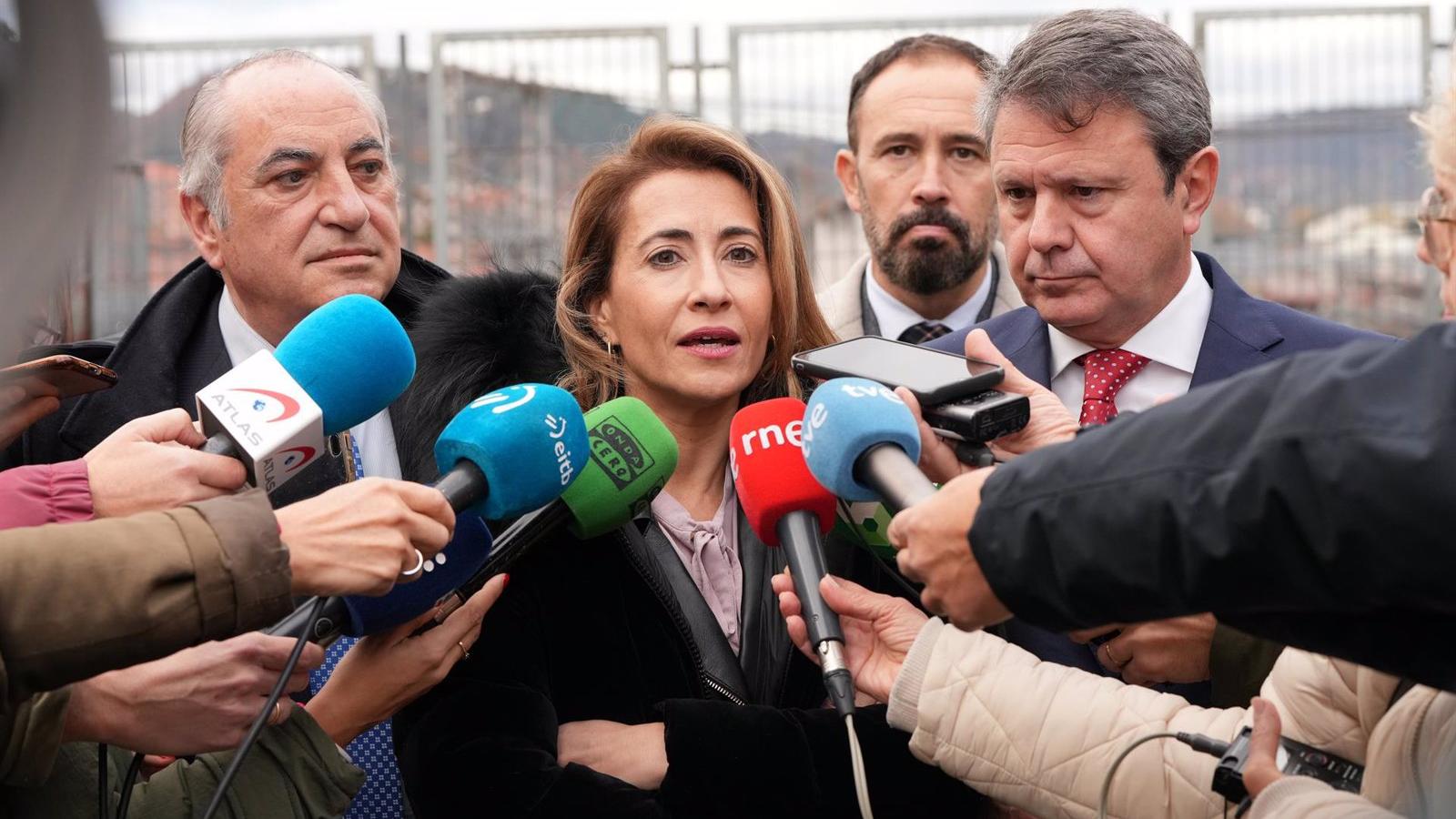 Raquel Sánchez pide a las comunidades y consistorios un "esfuerzo" para mantener los descuentos en el transporte