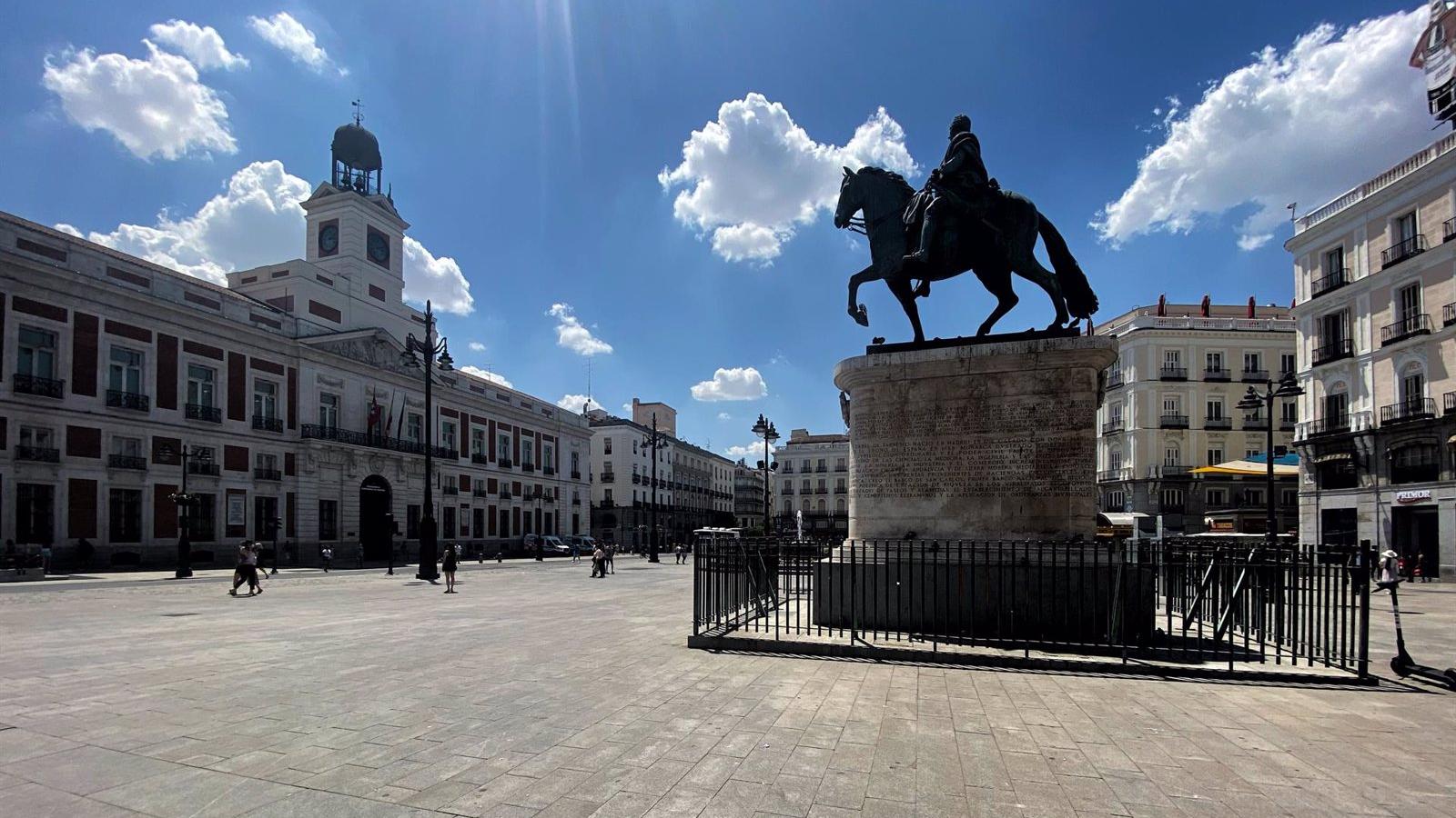 La Comunidad incorpora más de 200 propuestas de particulares y empresas para reducir la carga burocrática