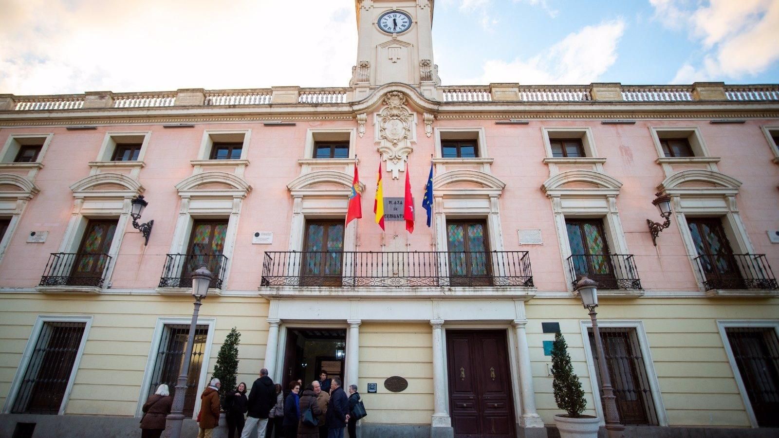 Alcalá, Fuenlabrada, Torrejón y Las Rozas recibirán cinco millones del Gobierno para proyectos de apoyo al sector comercial