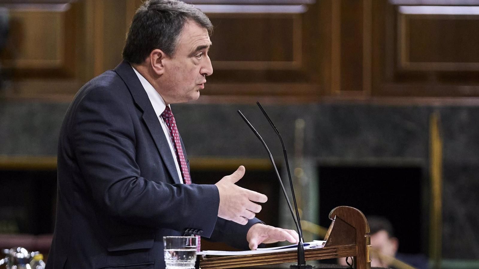 PP, Cs y Vox rechazan la reforma del CNI planteada por el PNV
