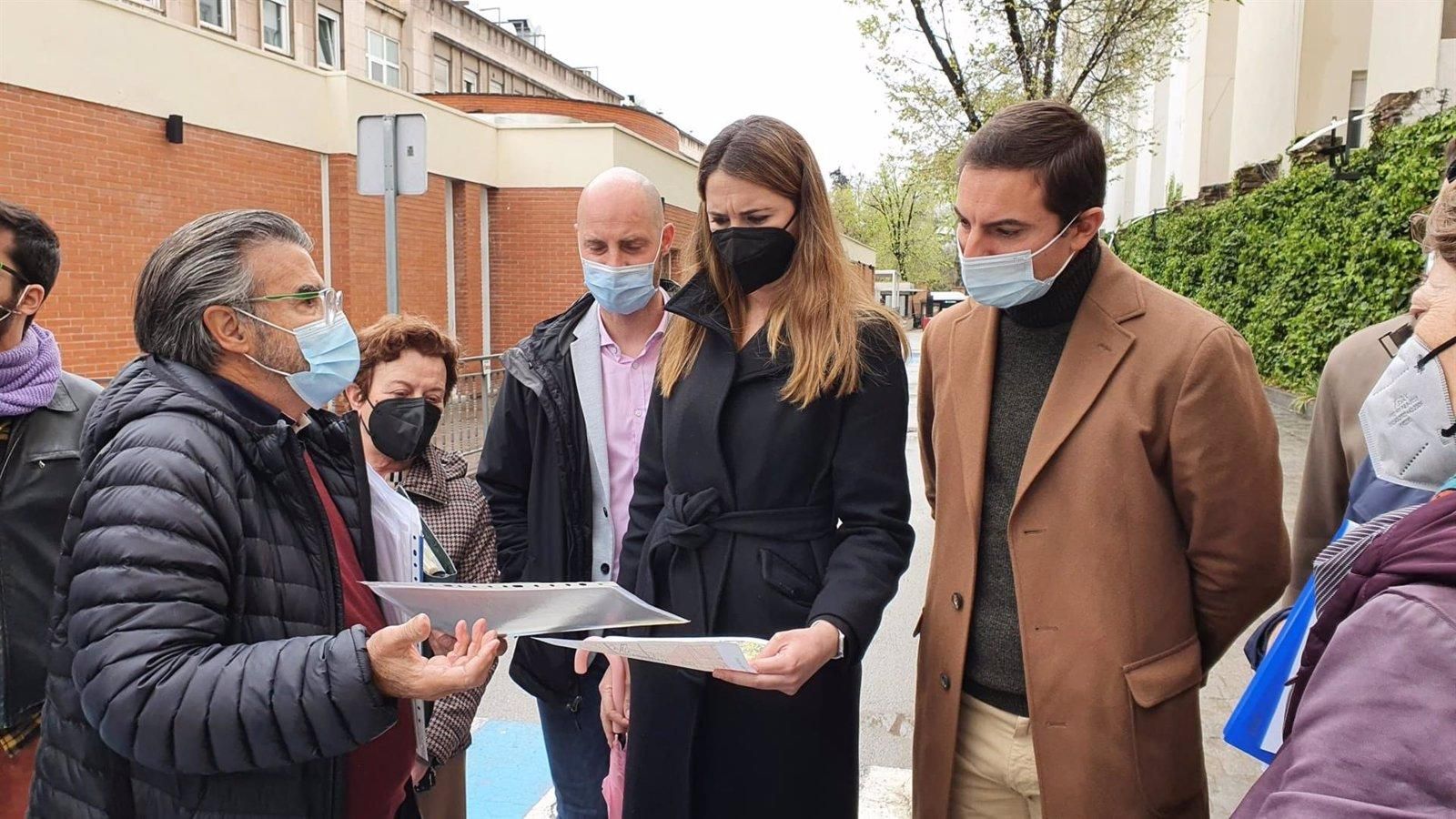 Espinar pide a Lobato "respeto" para ella y Mercedes González por el trabajo institucional y en la calle que hacen
