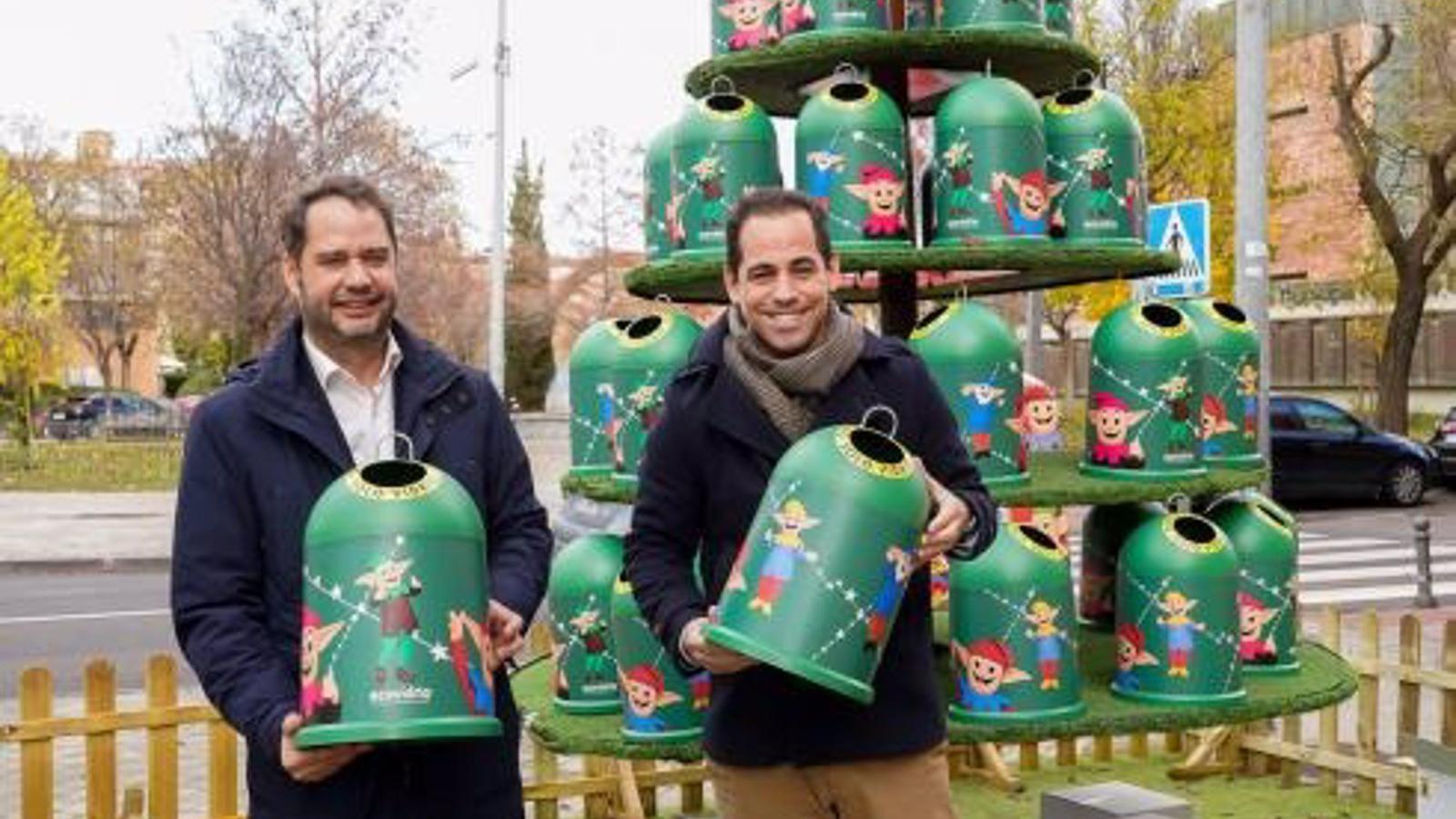 Ecovidrio instala un 'Árbol de Miniglús' de 4 metros en Torrejón