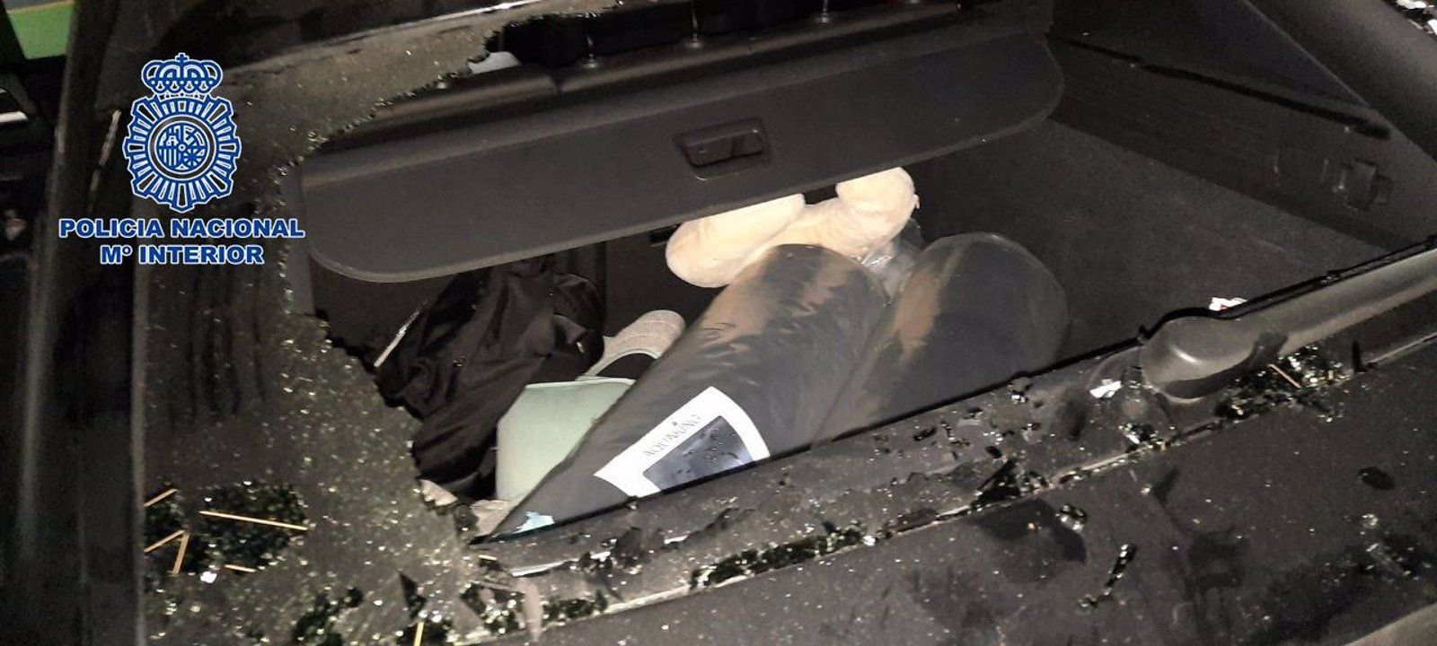  Detienen a los padres de un bebé de tres meses que le abandonaron en un coche por la noche en distrito Centro