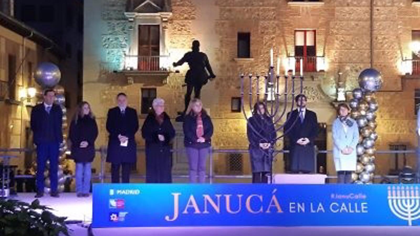 La plaza de la Villa acoge la celebración de la festividad judía de la Janucá 2022