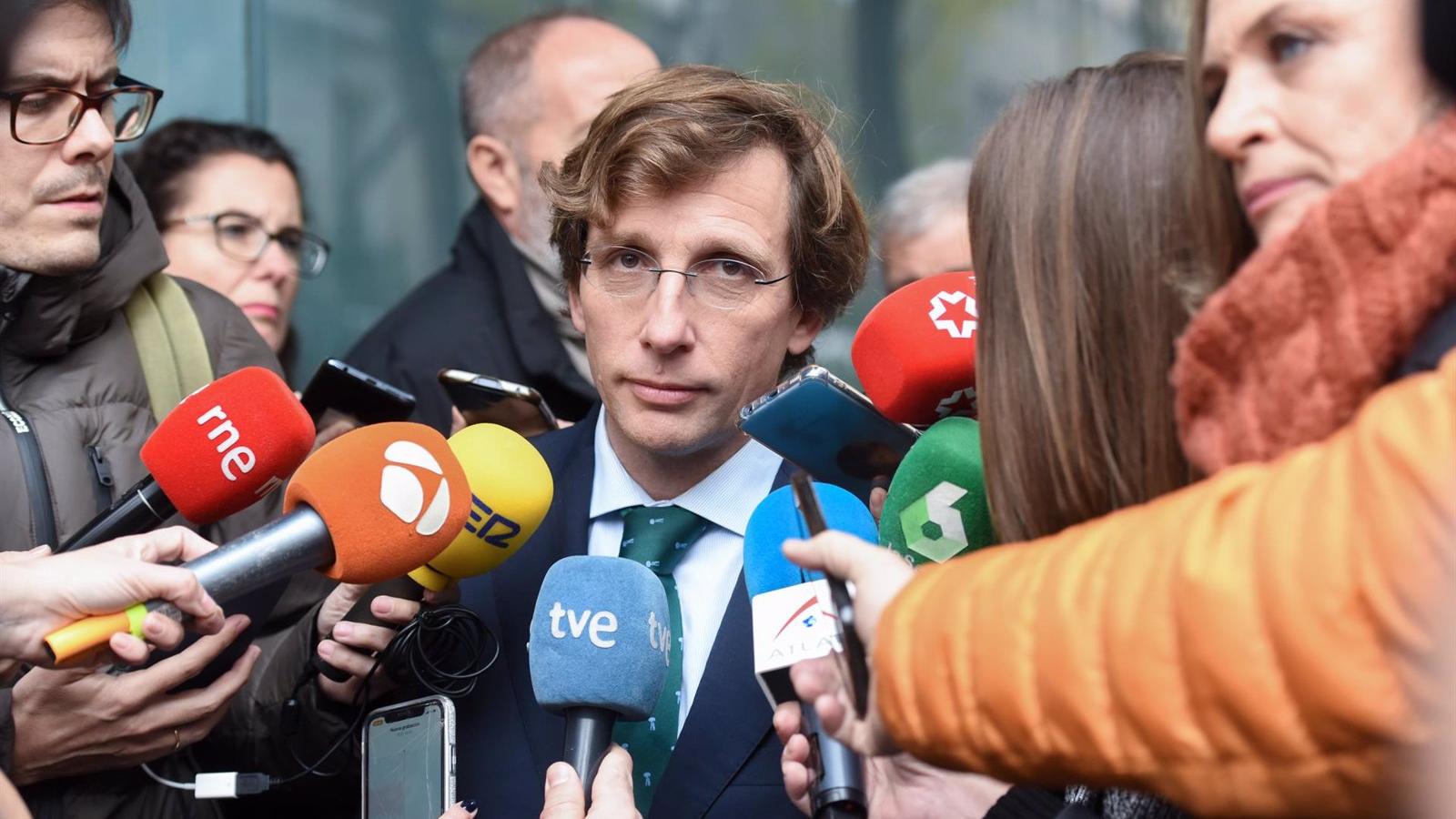 Martínez-Almeida culpa a las políticas de Carmena de la sentencia de la UE por contaminación