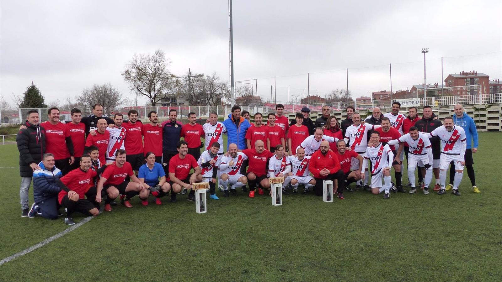 El Hospital Infanta Leonor y veteranos del Rayo Vallecano recaudan 326 kilos para el Banco de Alimentos de Madrid