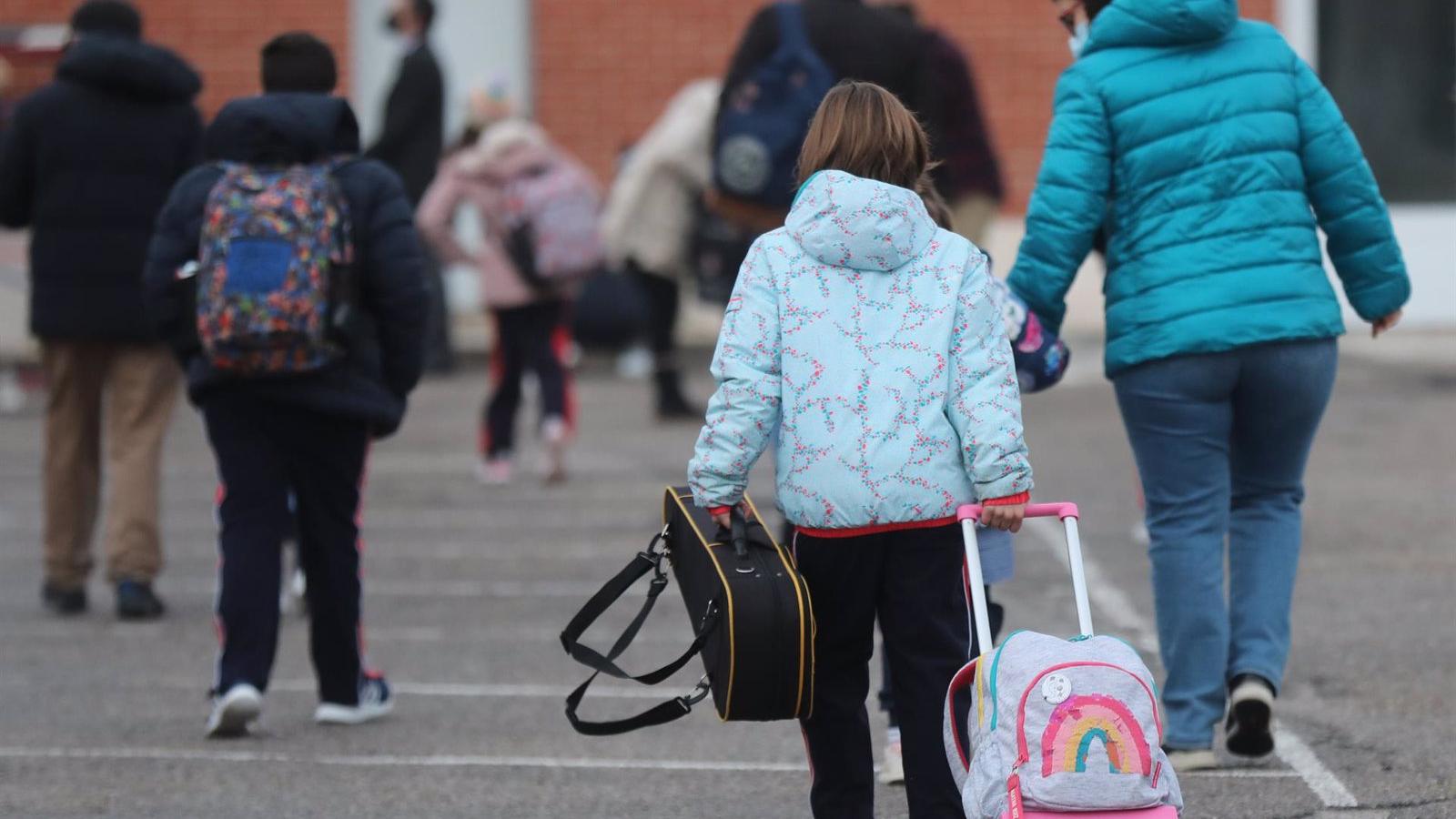 El Gobierno de España advierte a los colegios concertados de que "en ningún caso" podrán cobrar a las familias por las enseñanzas obligatorias
