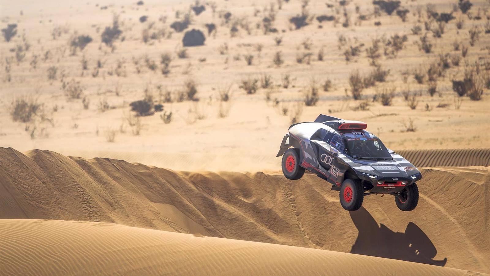 Audi domina el prólogo del Dakar con Carlos Sainz sexto
