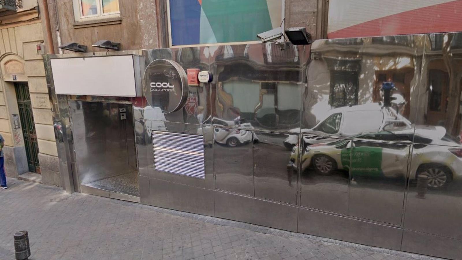  Detenidos cinco jóvenes por vender droga cerca de una discoteca y dos menores por querer entrar con documentos falsos