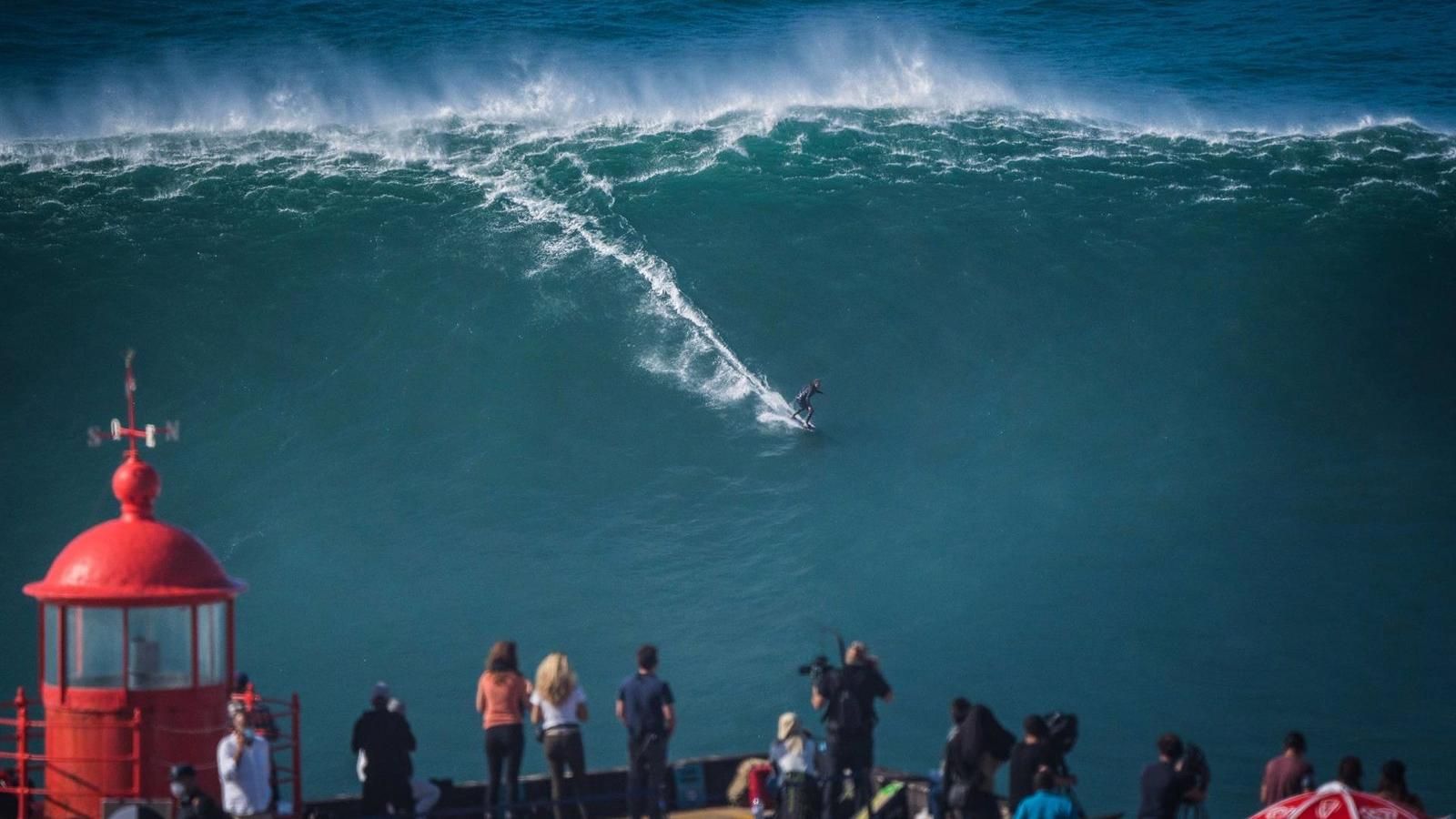 Fallece ahogado el surfista brasileño Márcio Freire en Nazaré