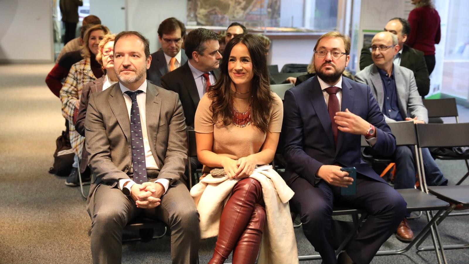 El Ayuntamiento de Madrid reconvierte de aparcamiento a espacio renaturalizado un solar en Hortaleza