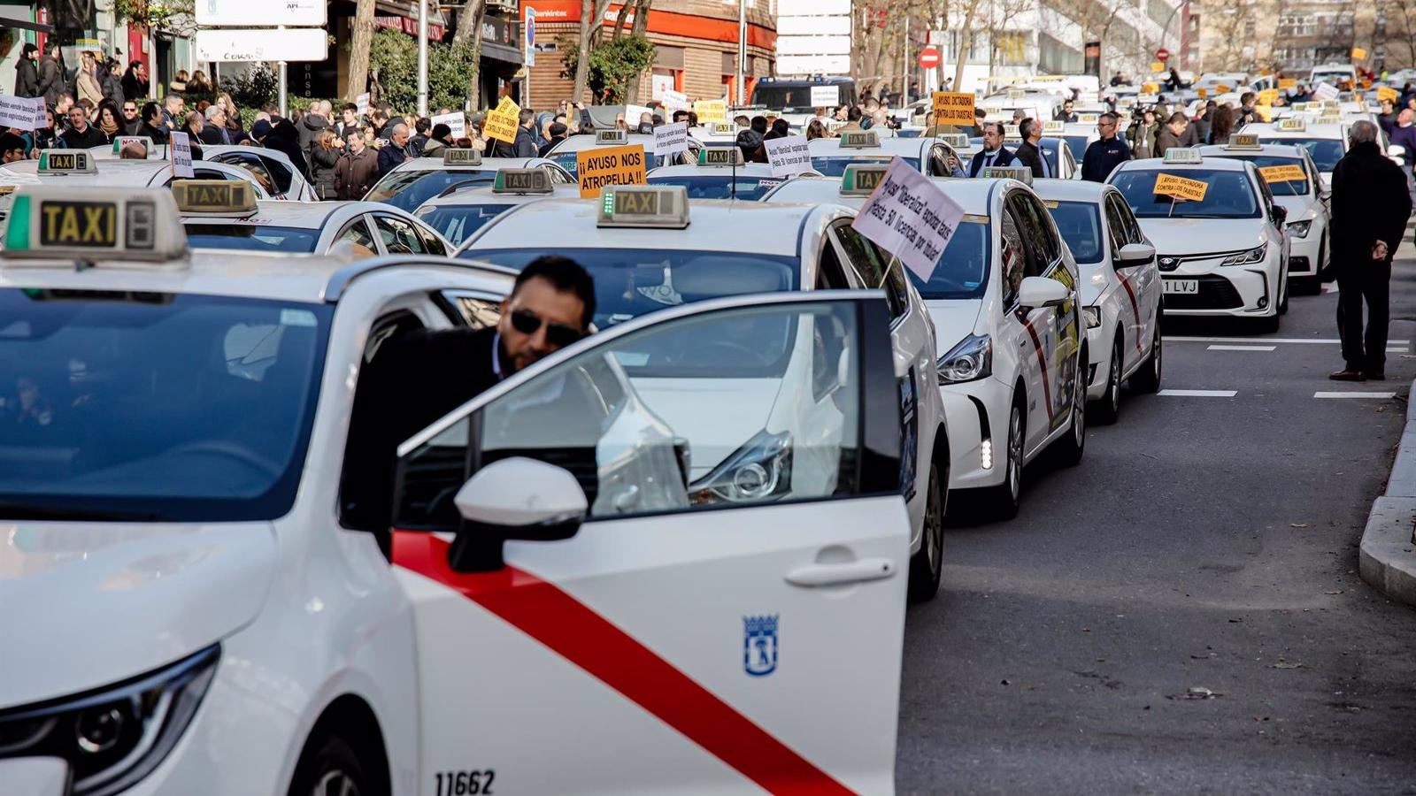Los taxistas de Madrid se manifiestan contra la liberación en el sector