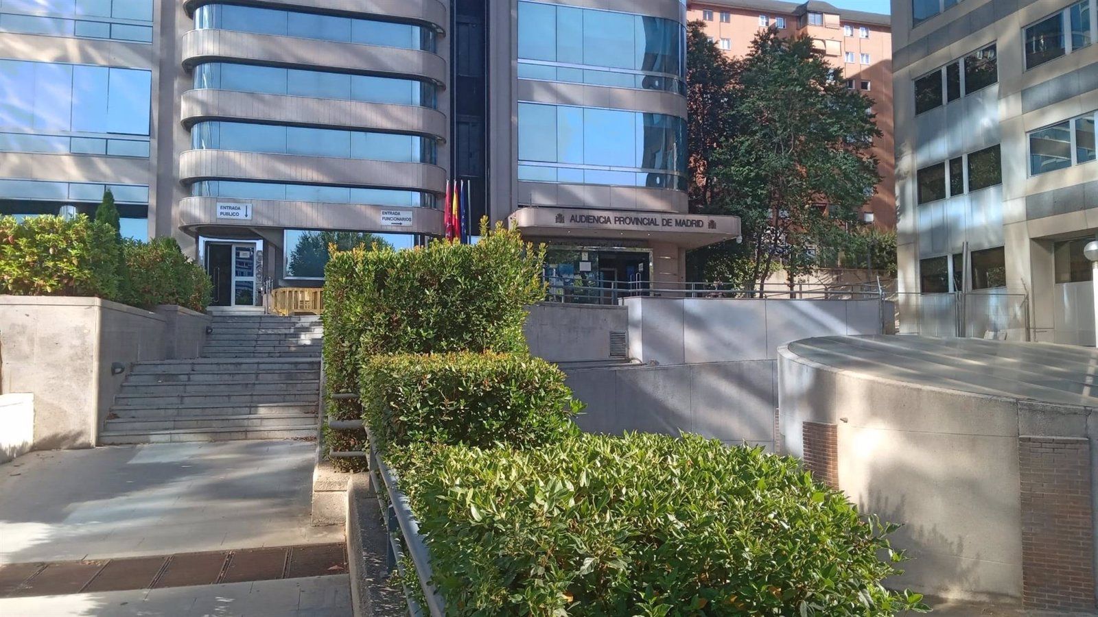 Piden cinco años de cárcel para una acusada de apropiarse de más de 80.000 euros de su hija, que padece una enfermedad mental