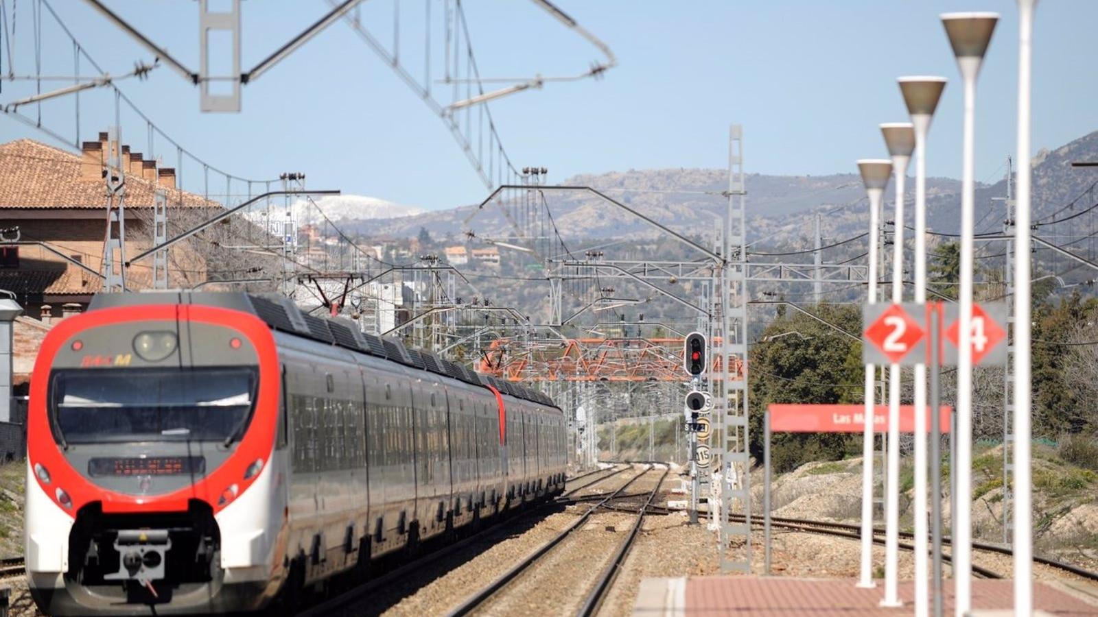 Renfe emite cerca de 223.000 abonos gratuitos para Cercanías y Medía Distancia en la región