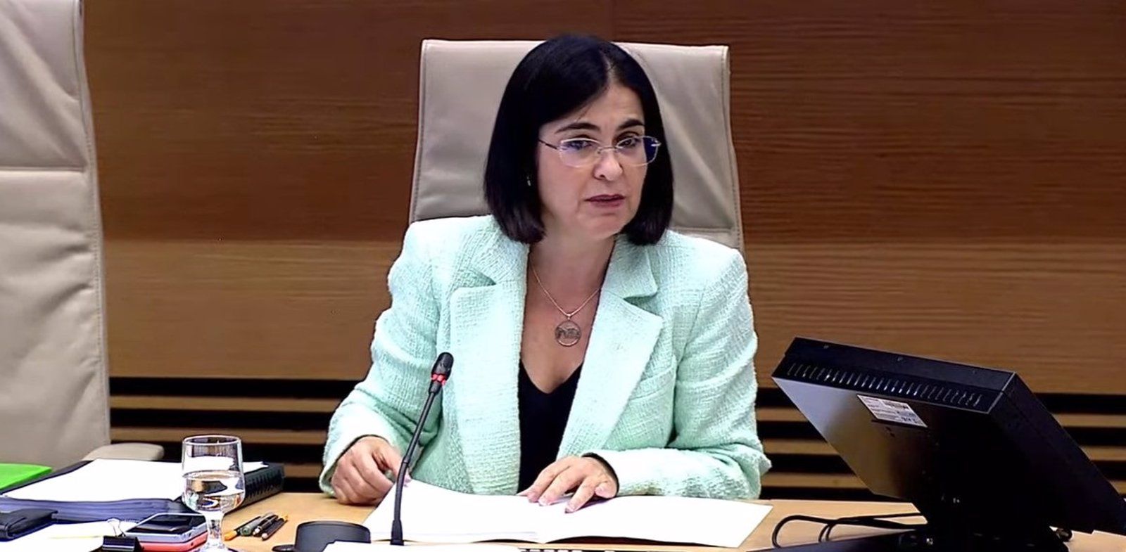 Darias dice que "no muy tarde" se eliminará el uso de mascarillas en transportes públicos