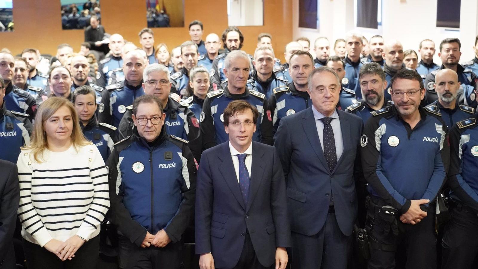 Todas las Unidades Integrales de Distrito de la Policía Municipal tienen al menos doce agentes tutores