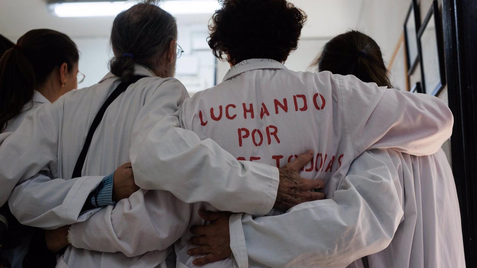 Lobato insiste en aprobar un refuerzo para la Sanidad y la Atención Primaria ante el "millón de personas en lista de espera"