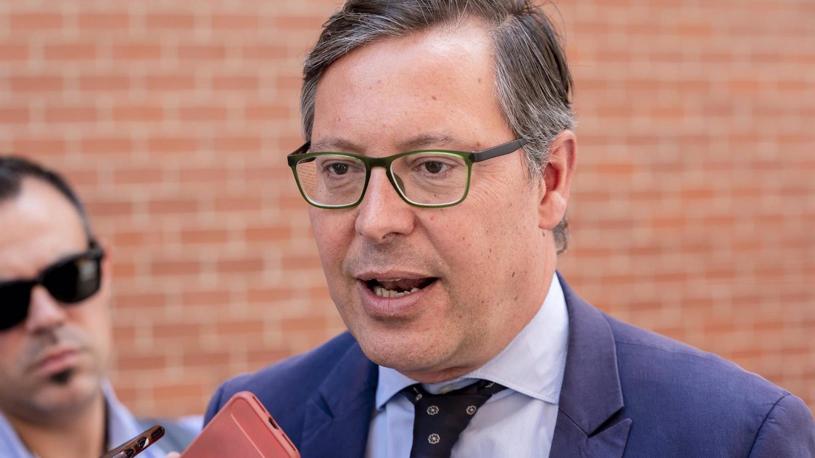 El PP de Madrid apela a los socialistas para que se "rebelen" contra el Gobierno de Sánchez