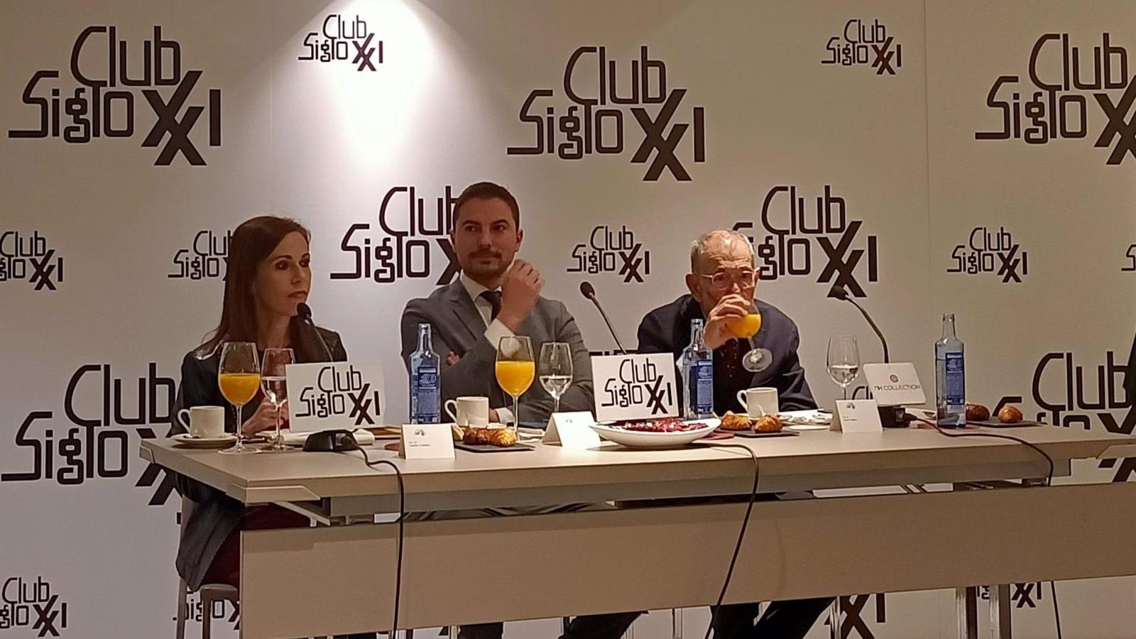 Lobato llama a convertir la universidad en "espacios donde no entre la política" y censura el reconocimiento de la UCM a Díaz Ayuso