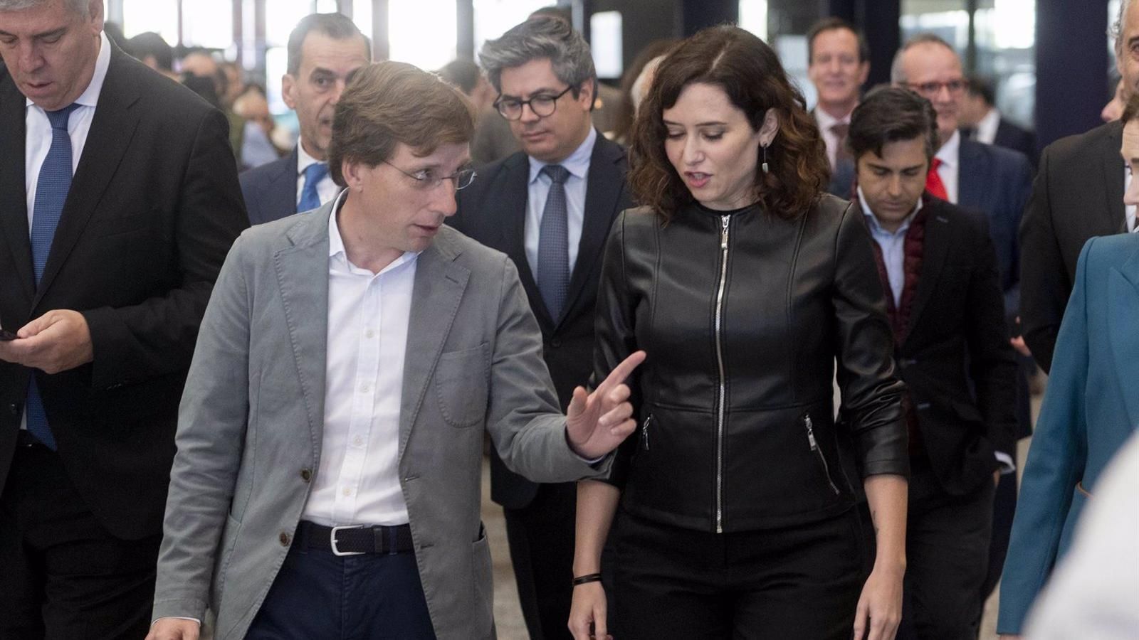 Martínez-Almeida defiende los "méritos" de Díaz Ayuso para ser alumna ilustre de UCM