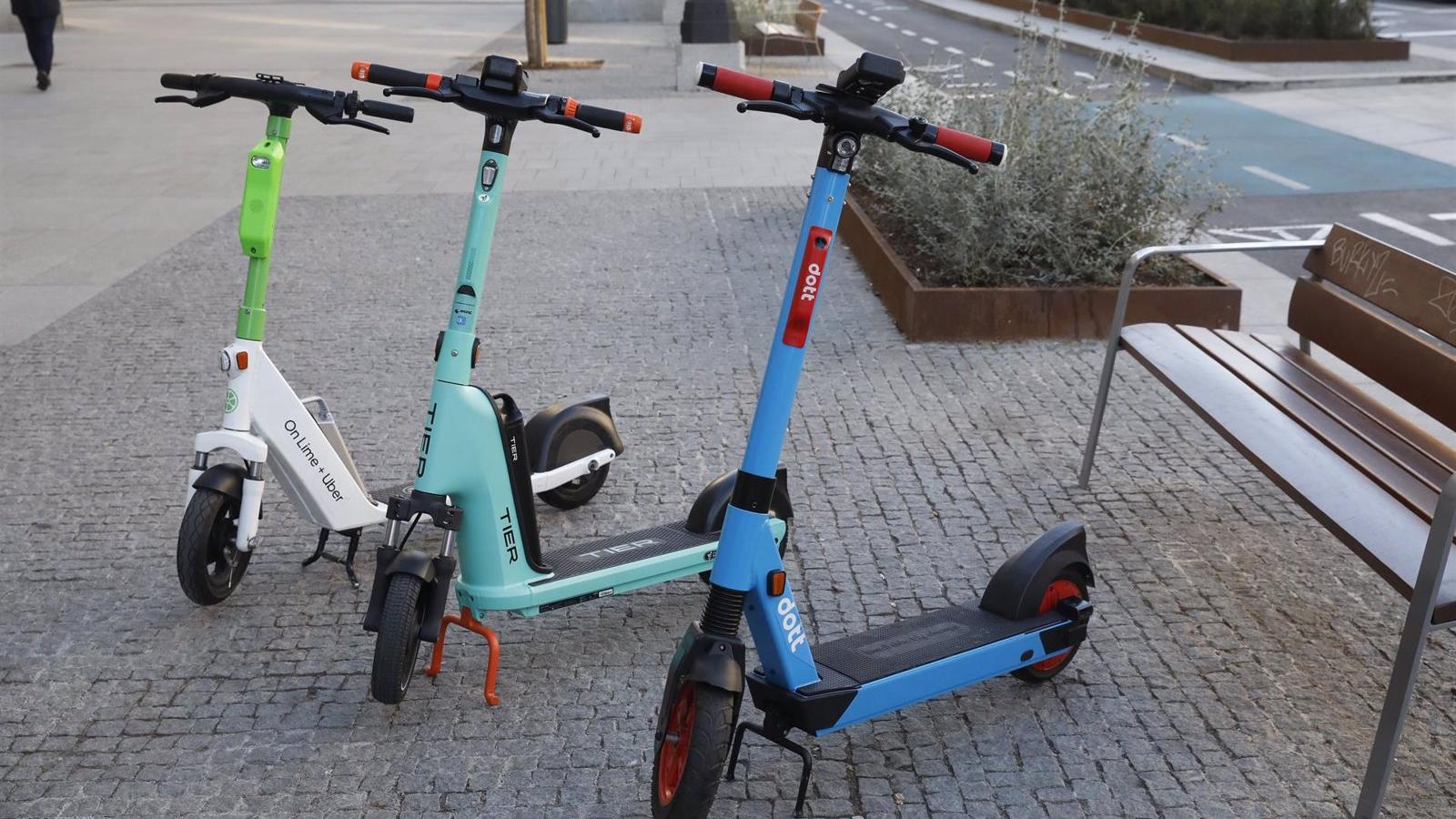 Los patinetes eléctricos no podrán circular por la acera ni estacionar en zonas no habilitadas a partir de mayo