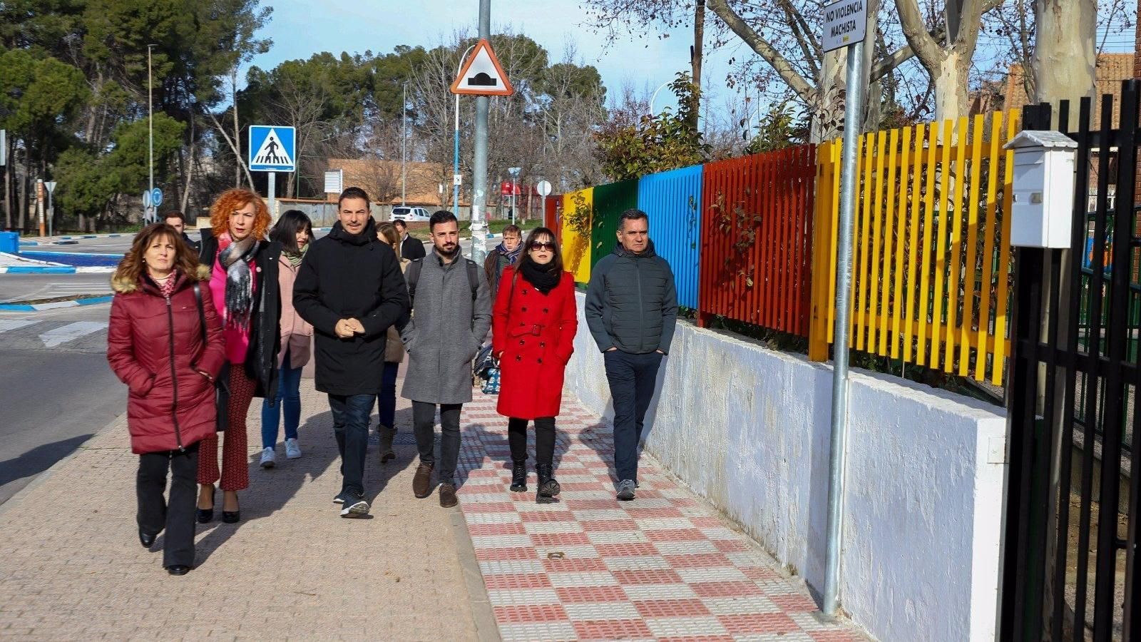 Lobato insiste en que se abran los colegios públicos de 7 a 19 horas para facilitar la conciliación