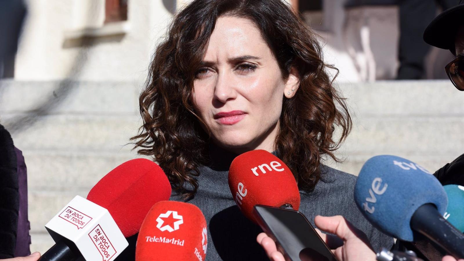 Díaz Ayuso reivindica el "mérito a la española" y pone en valor no dejarse engañar por ideologías que quieren politizar todo