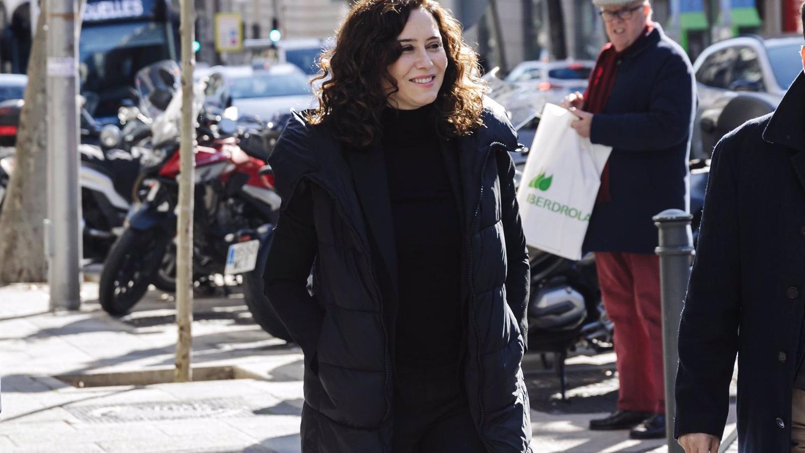 Díaz Ayuso responde a las críticas de Almodóvar: "La izquierda está al borde de un ataque de nervios"