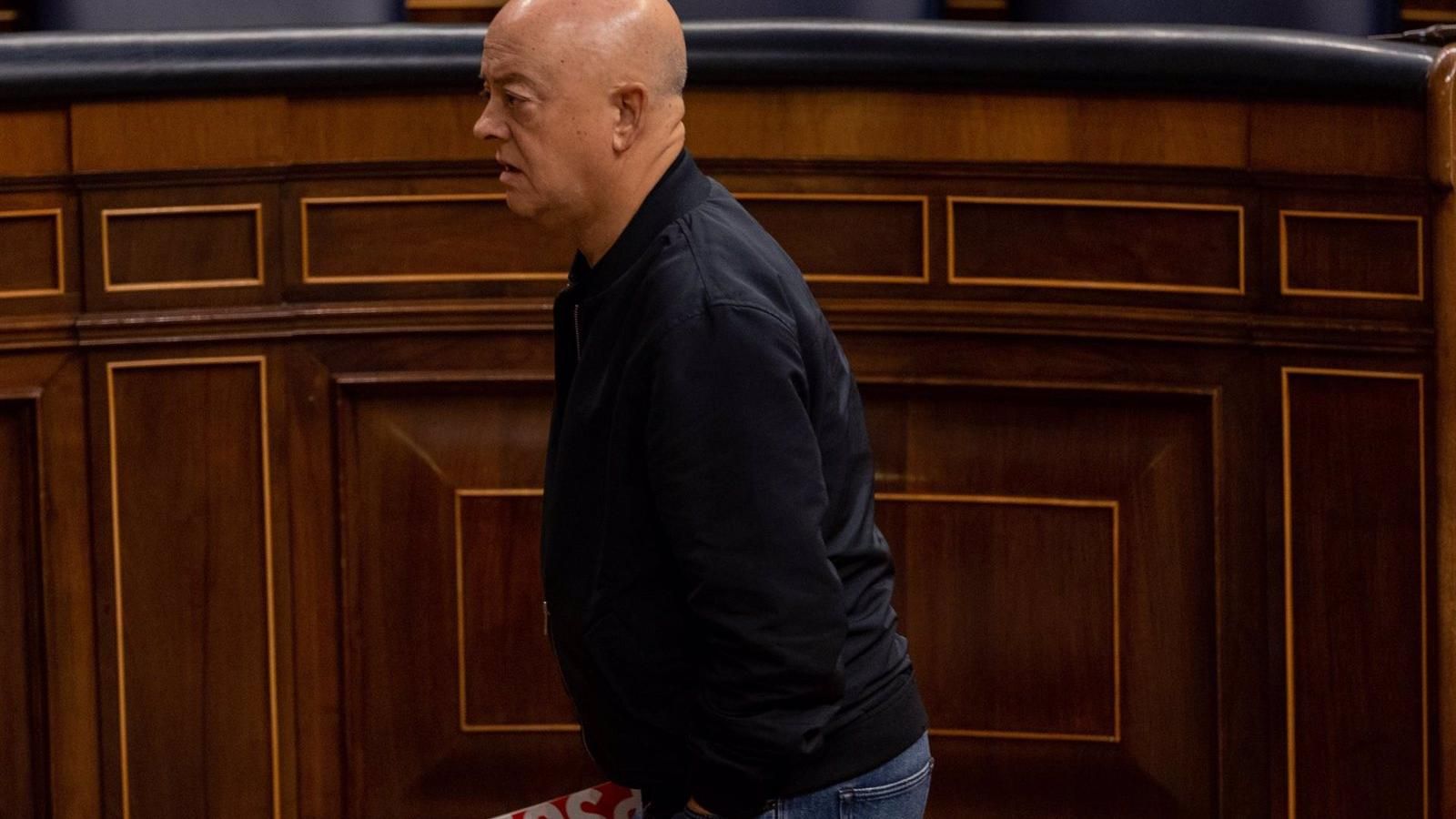 El socialista Odón Elorza renuncia a su escaño en el Congreso tras una década de diputado para "evitar desencuentros" con su partido