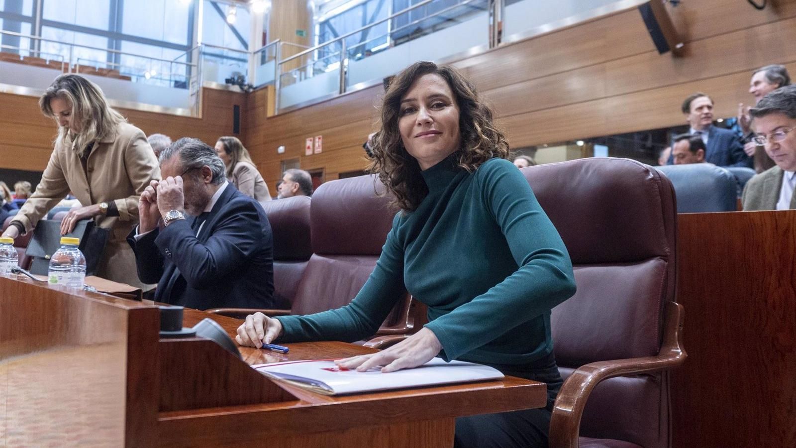 Díaz Ayuso carga contra Lobato por darle "lecciones de moralina parroquial"