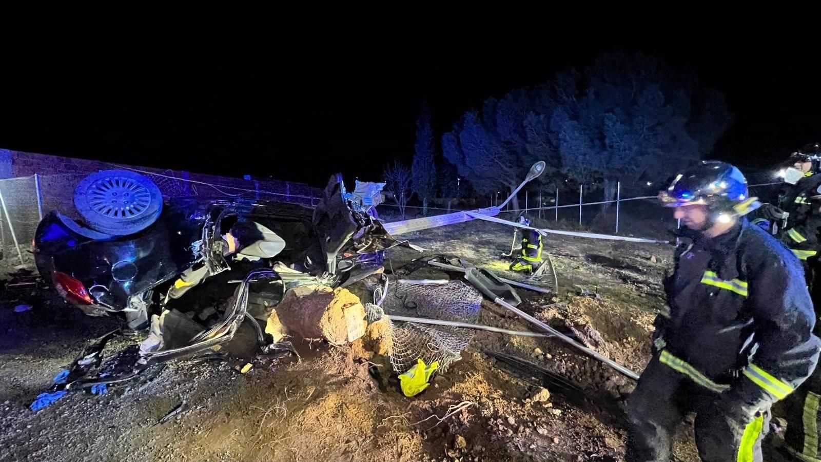 Un muerto y dos heridos tras la salida de la vía y vuelco de un turismo en Mejorada del Campo