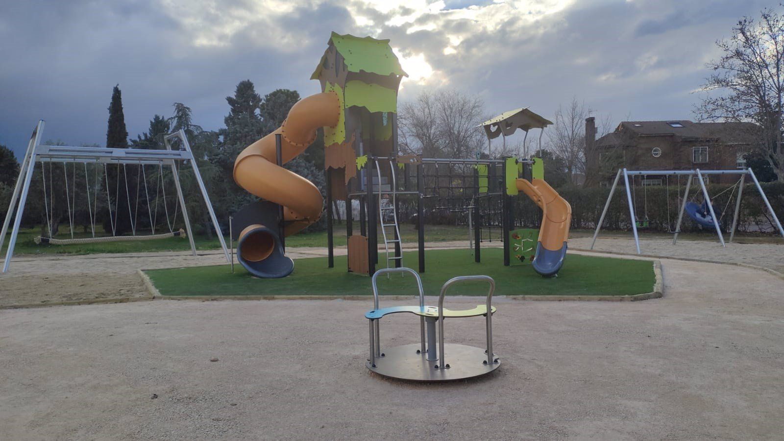 El Parque 1º de Mayo de La Poveda de Arganda cuenta con una nueva zona infantil adaptada a la diversidad funcional