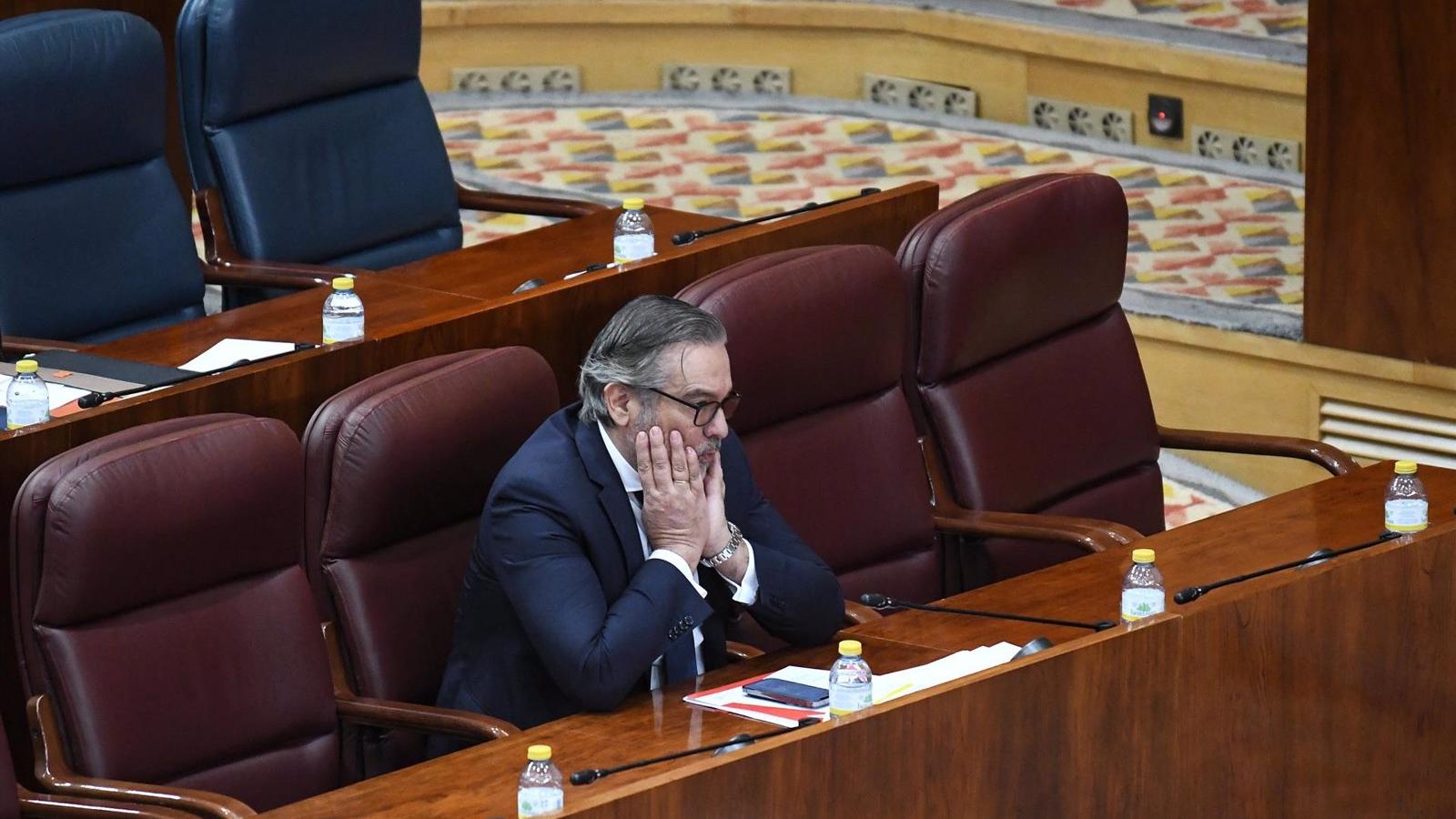 López dice que darse de baja del PP responde a una "decisión personal" y no aclara su futuro