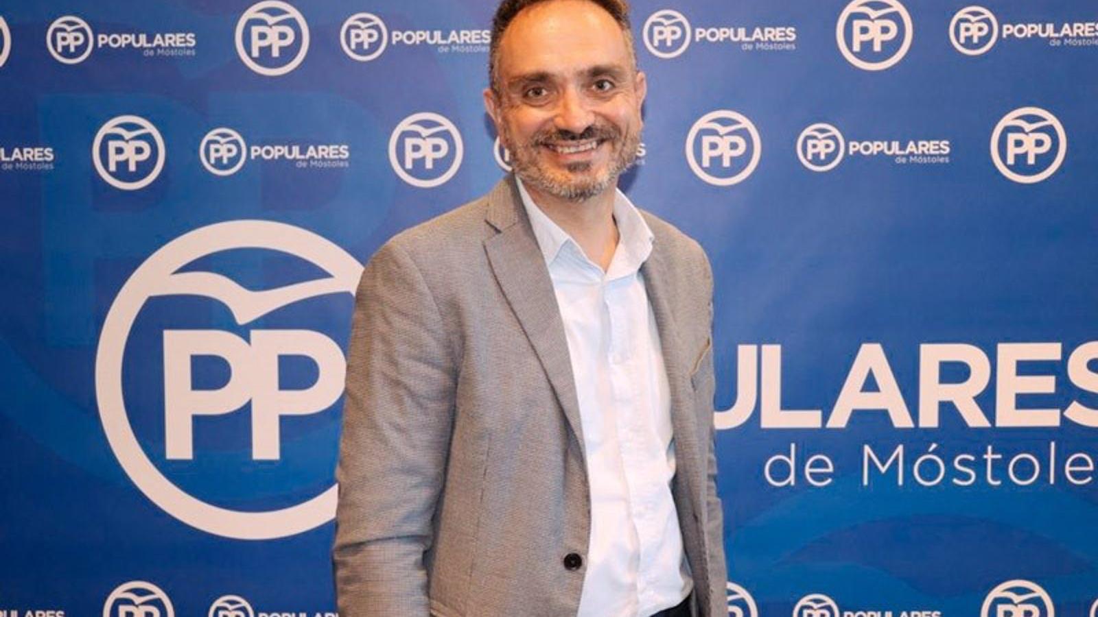 Manuel Bautista, candidato del PP Móstoles, denuncia en Comisaría un posible "acceso ilegal" a sus datos