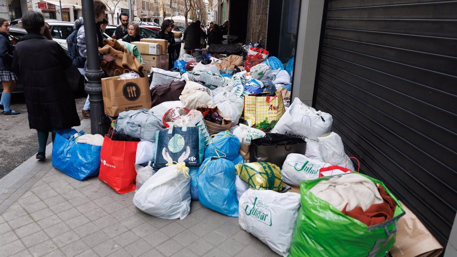 Los madrileños se vuelcan con la ayuda a Turquía