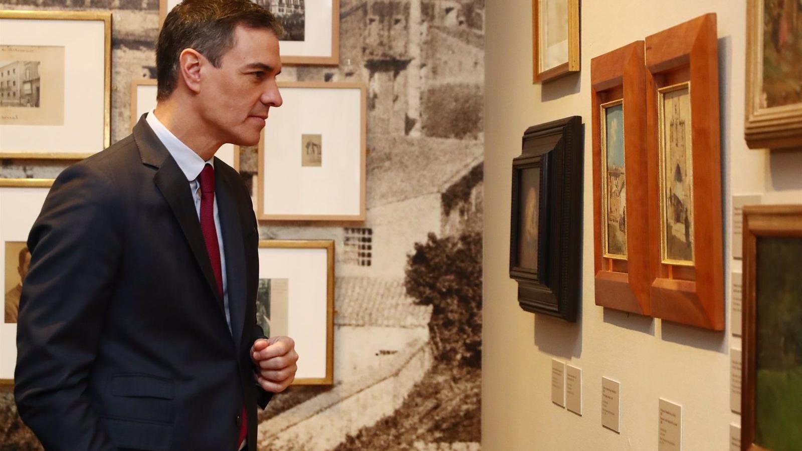 Pedro Sánchez visita el Museo Sorolla para ver los 'Orígenes' del pintor: "No os lo perdáis. ¡Es una maravilla!"