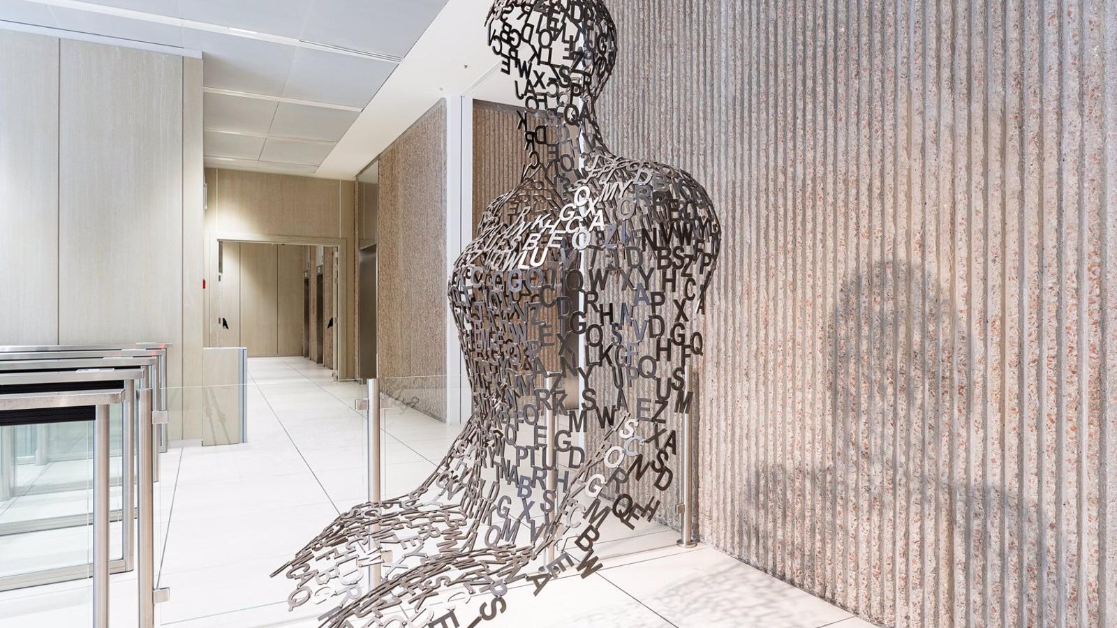 El arte contemporáneo llega a la Milla de Oro de la capital con obras de Fernando Botero y Jaume Plensa