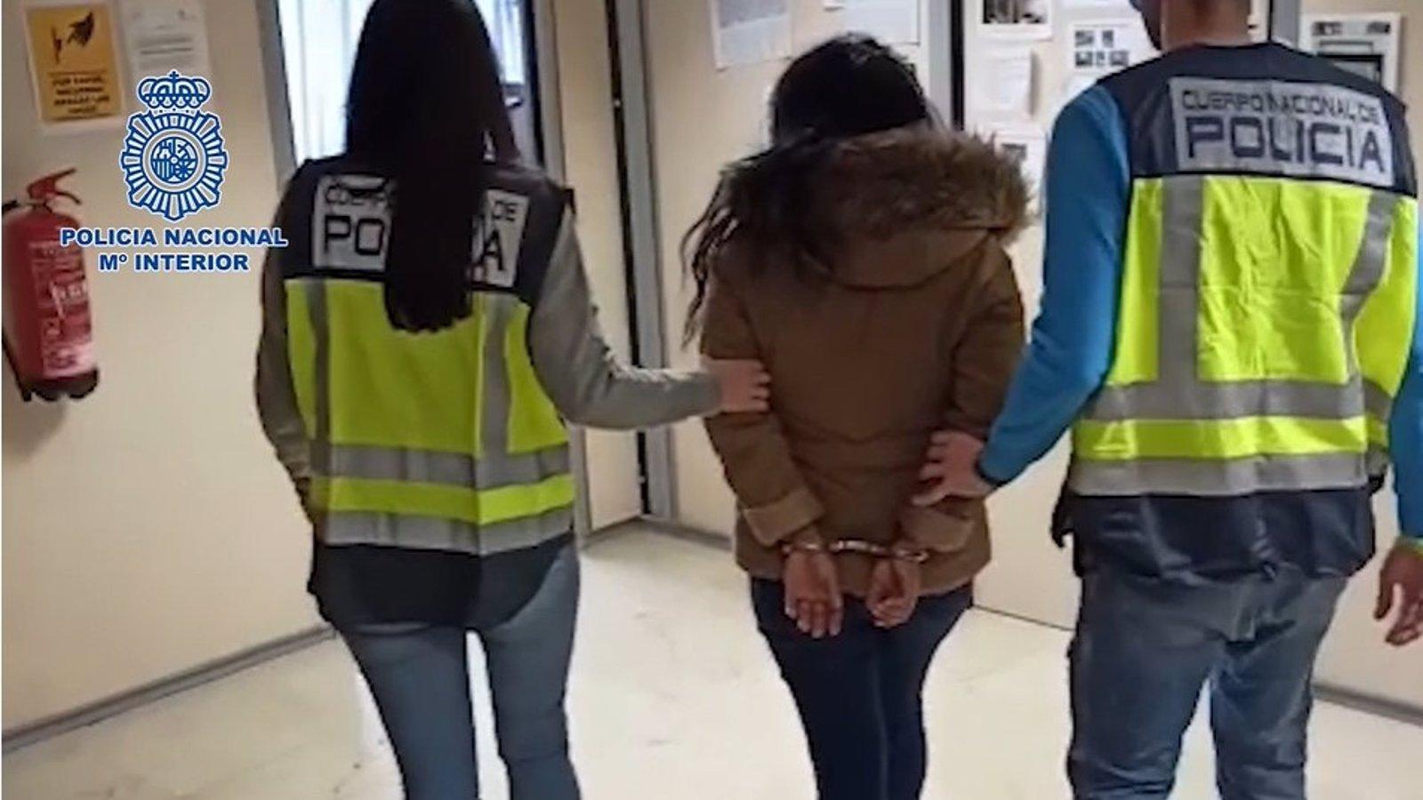 Detenida una mujer en Ciudad Lineal por abandonar a su hija de cuatro años de noche para irse a trabajar