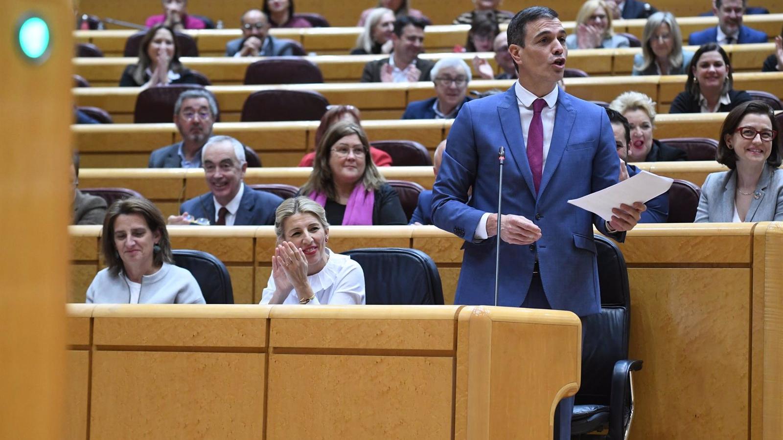 Feijóo dice a Sánchez que la calle está "cansada" de él y no podrá comprarla: "Deje de molestar a la gente de bien"