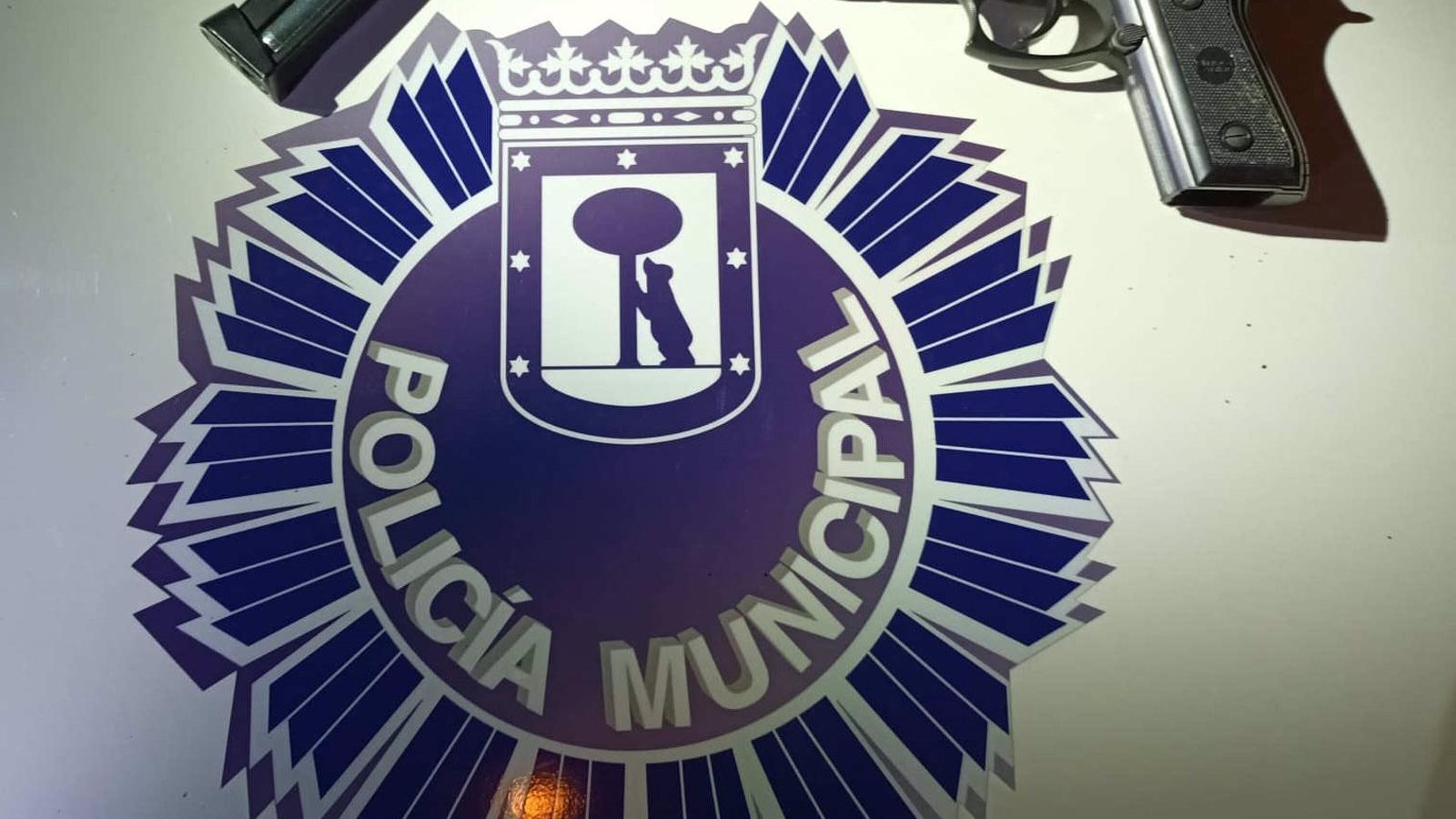 Detenido en Carabanchel un joven de 20 años que asaltaba con una pistola de aire comprimido