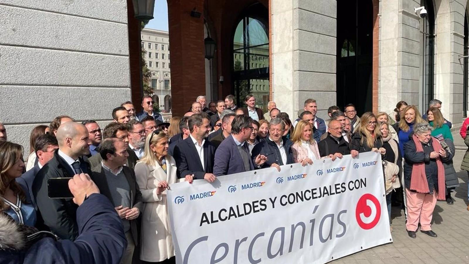 El PP de Madrid denuncia el "maltrato" del Ministerio de Transportes al Cercanías