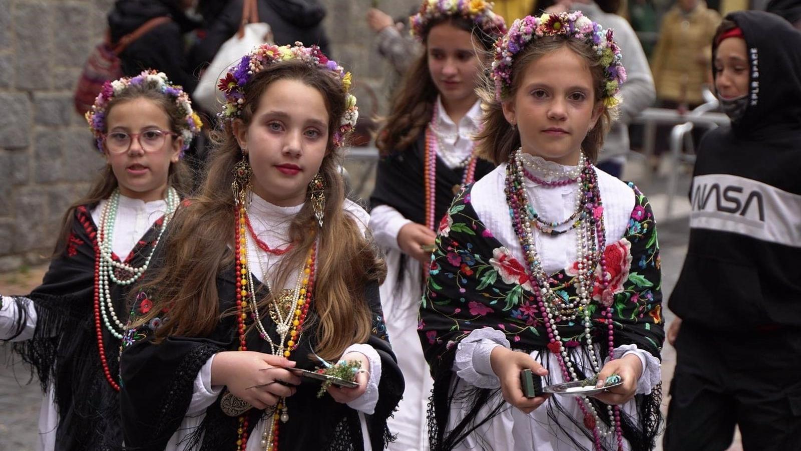 La Fiesta de las Mayas de Colmenar, El Molar, Leganés y Lavapiés, declaradas Bien de Interés Cultural