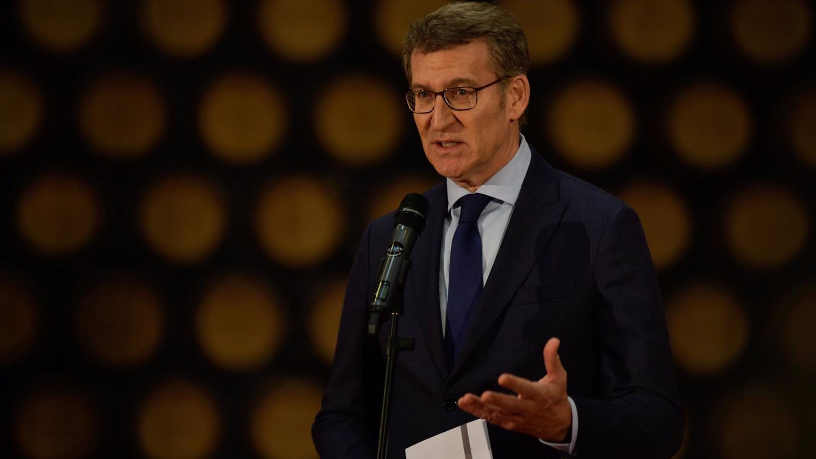 Feijóo descarta actos del PP con Casado