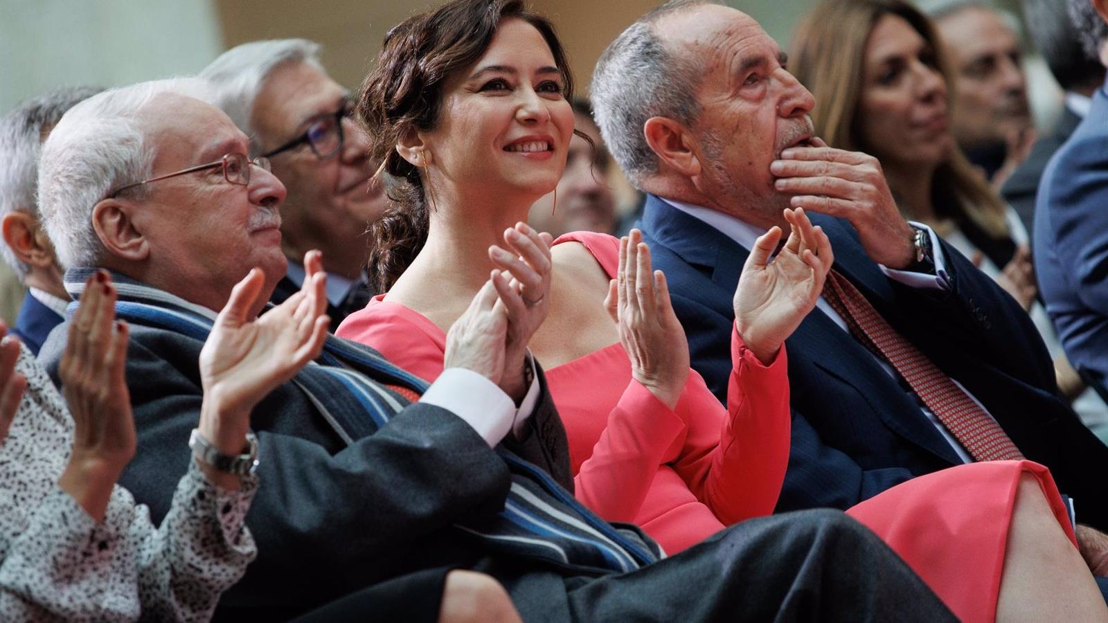 Díaz Ayuso defiende que Madrid "no eleva muros, los derriba" en el 40º aniversario del Estatuto de Autonomía